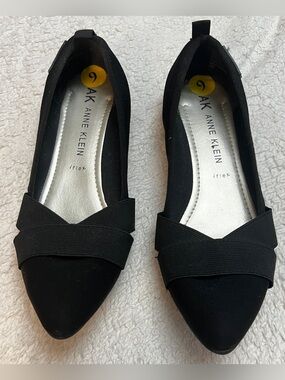 Anne Klein Black Pointed-Toe Slip-On Flats with Cross Band Size 9